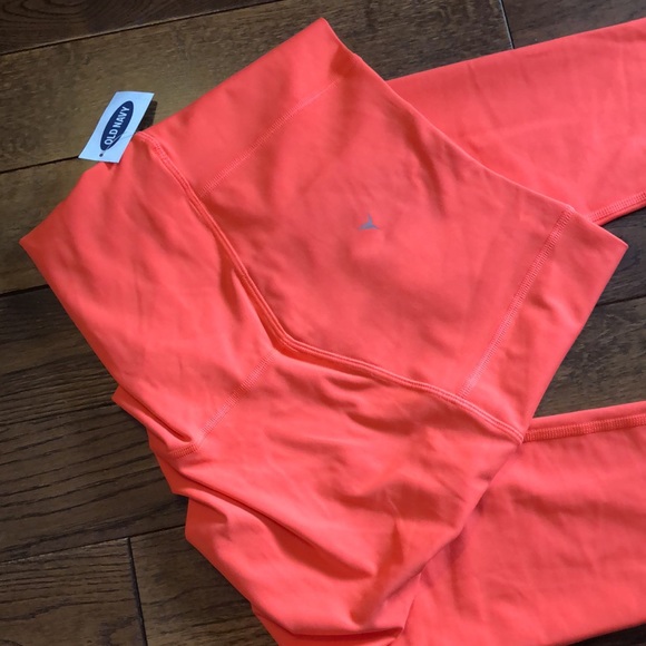 Old Navy High Waisted PowerSoft Leggings - Picture 4 of 5